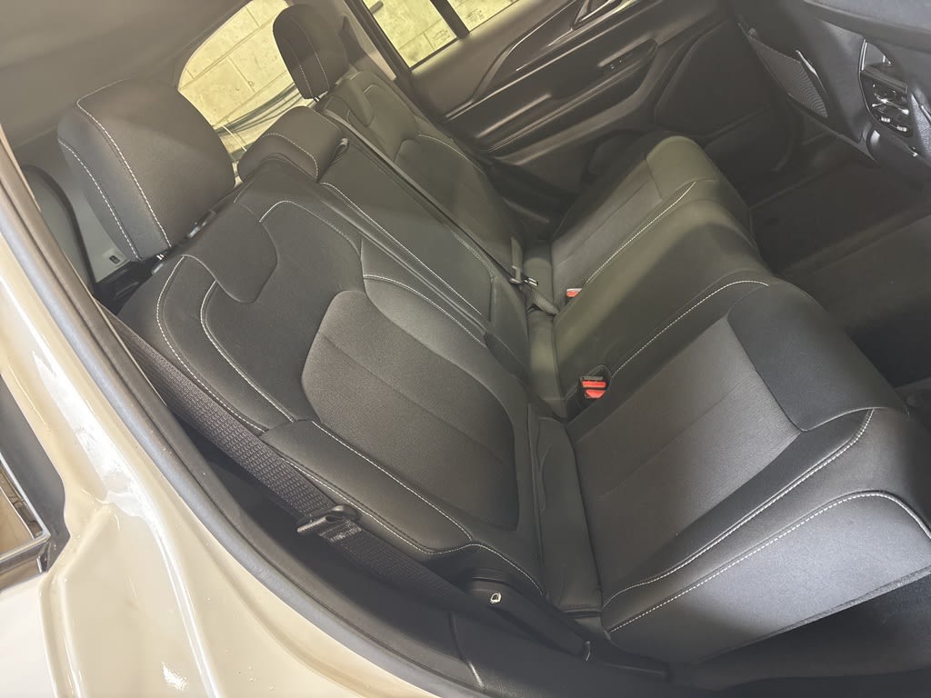2023 Jeep Grand Cherokee Laredo 39