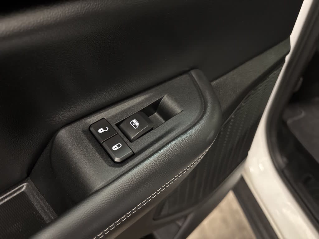2023 Jeep Grand Cherokee Laredo 32