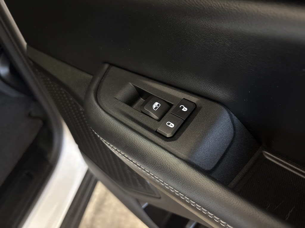 2023 Jeep Grand Cherokee Laredo 37