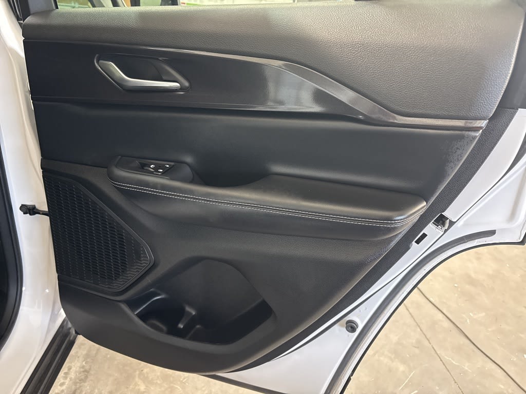 2023 Jeep Grand Cherokee Laredo 36