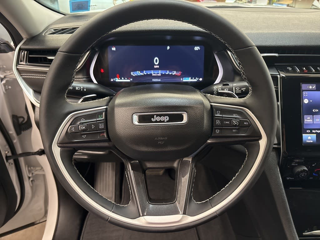 2023 Jeep Grand Cherokee Laredo 7