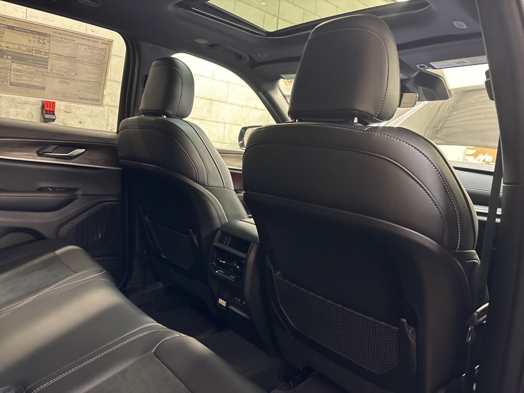 Thumbnail: 2026 Jeep Grand Cherokee - 37