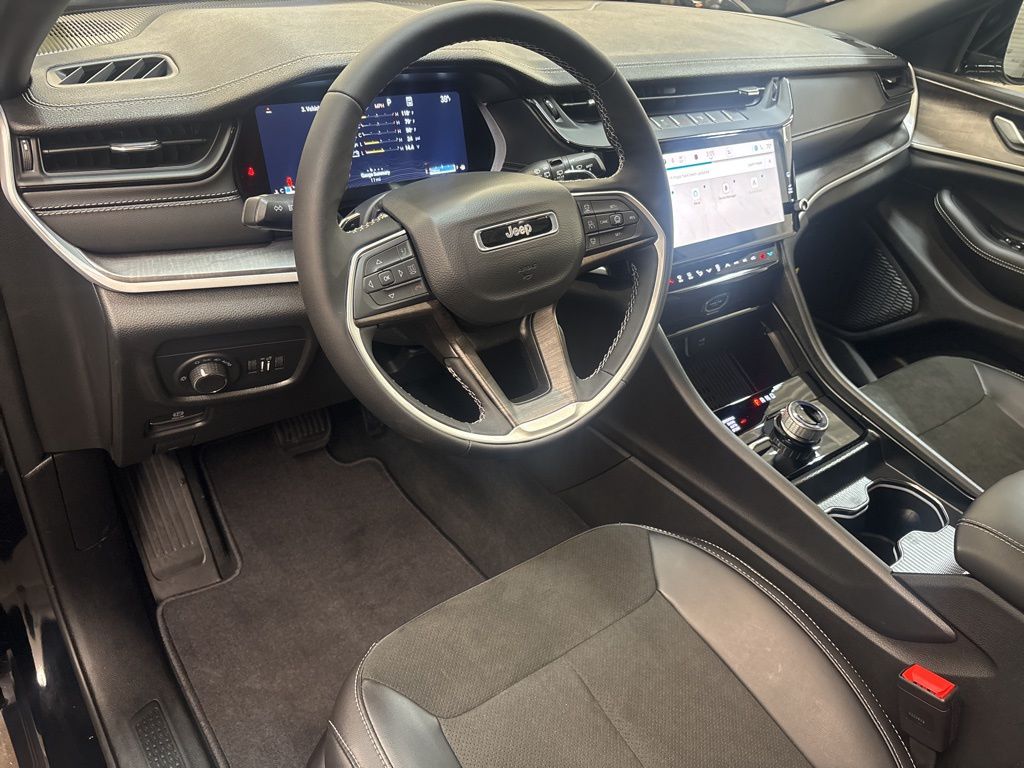 Thumbnail: 2026 Jeep Grand Cherokee - 2