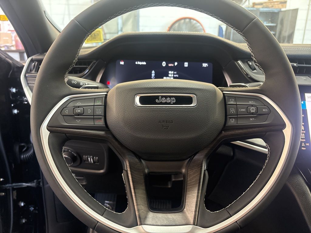 Thumbnail: 2026 Jeep Grand Cherokee - 8