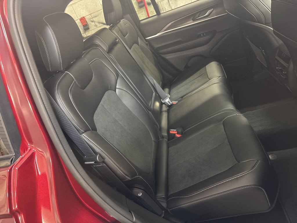 Thumbnail: 2026 Jeep Grand Cherokee - 38