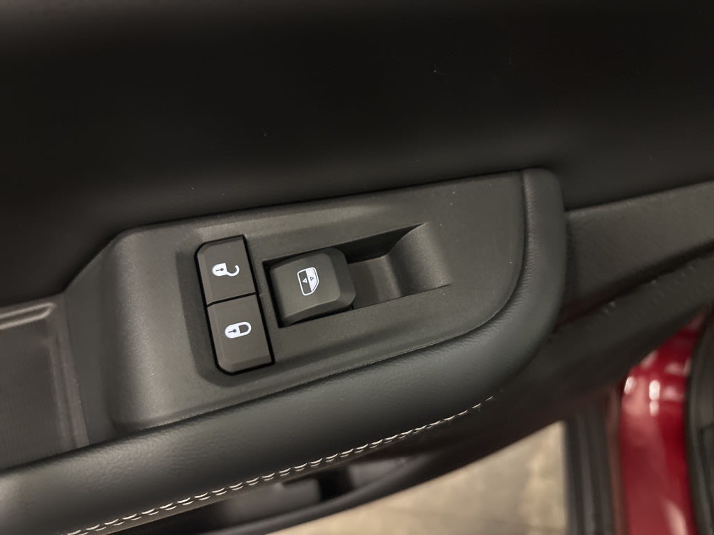 Thumbnail: 2026 Jeep Grand Cherokee - 32