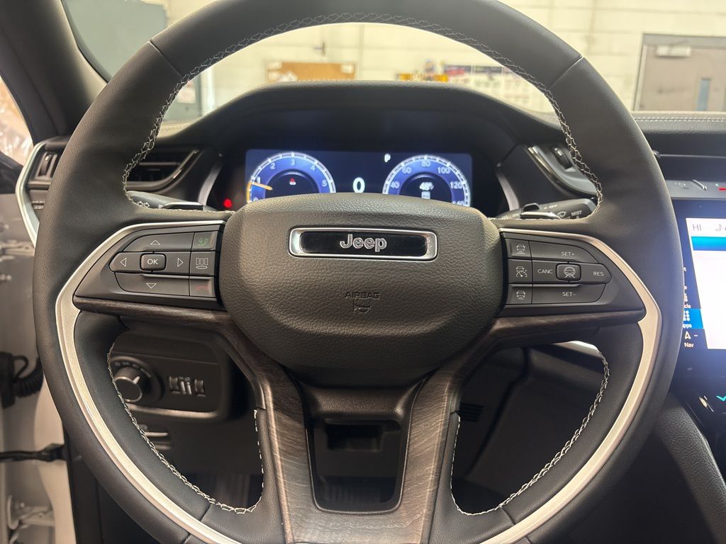 Thumbnail: 2026 Jeep Grand Cherokee - 8
