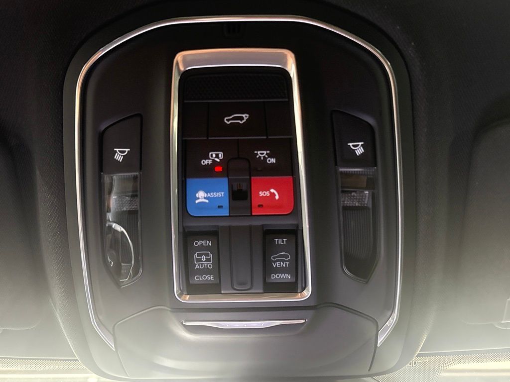 Thumbnail: 2026 Jeep Grand Cherokee - 30