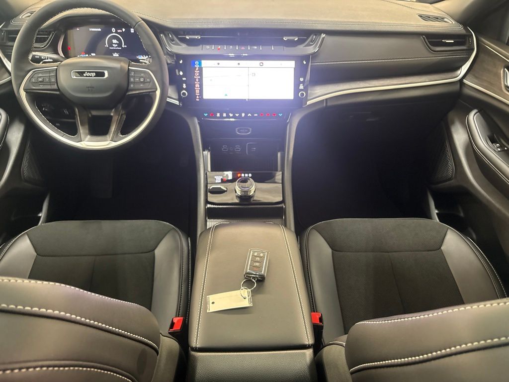 Thumbnail: 2026 Jeep Grand Cherokee - 11