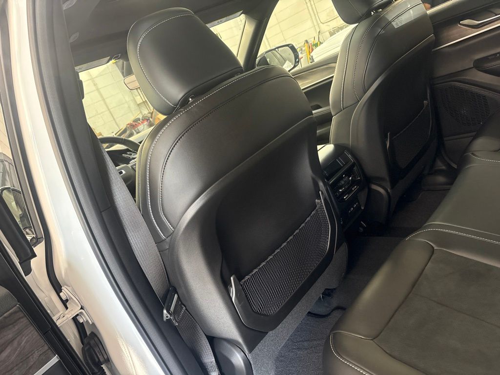 Thumbnail: 2026 Jeep Grand Cherokee - 10