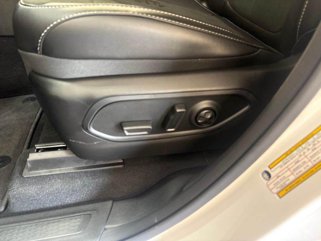 Thumbnail: 2026 Jeep Grand Cherokee - 23