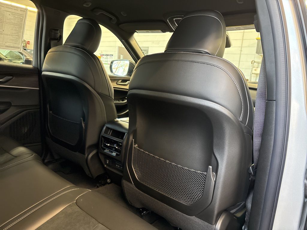 Thumbnail: 2026 Jeep Grand Cherokee - 37
