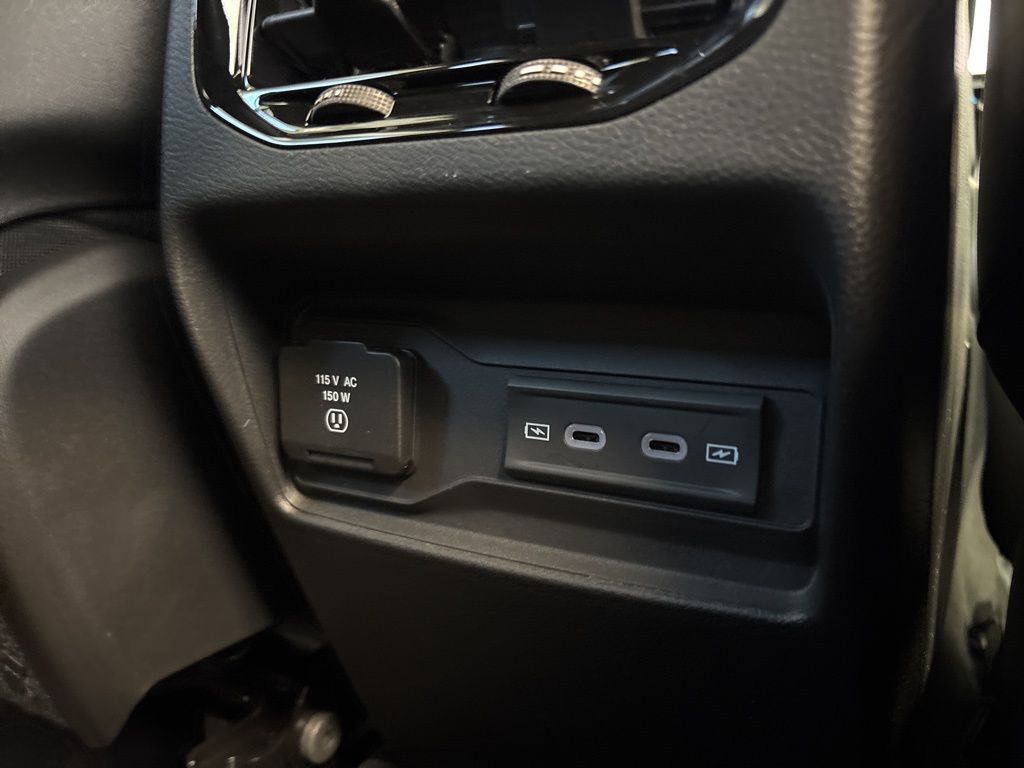 Thumbnail: 2026 Jeep Grand Cherokee - 38