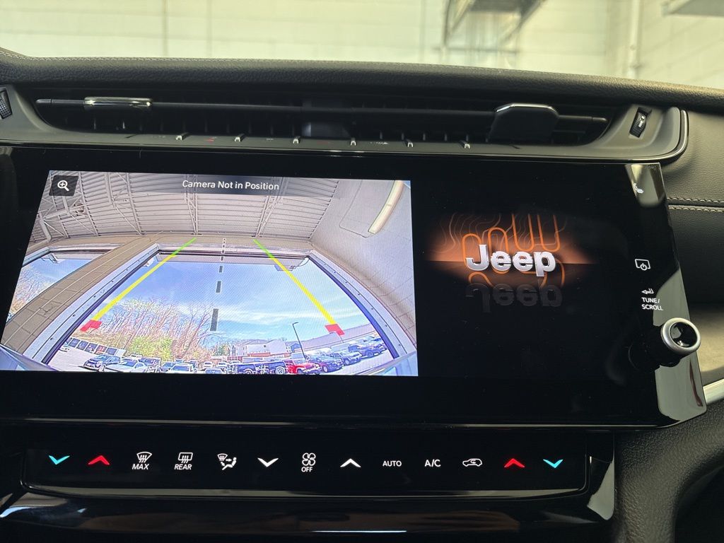 Thumbnail: 2026 Jeep Grand Cherokee - 27