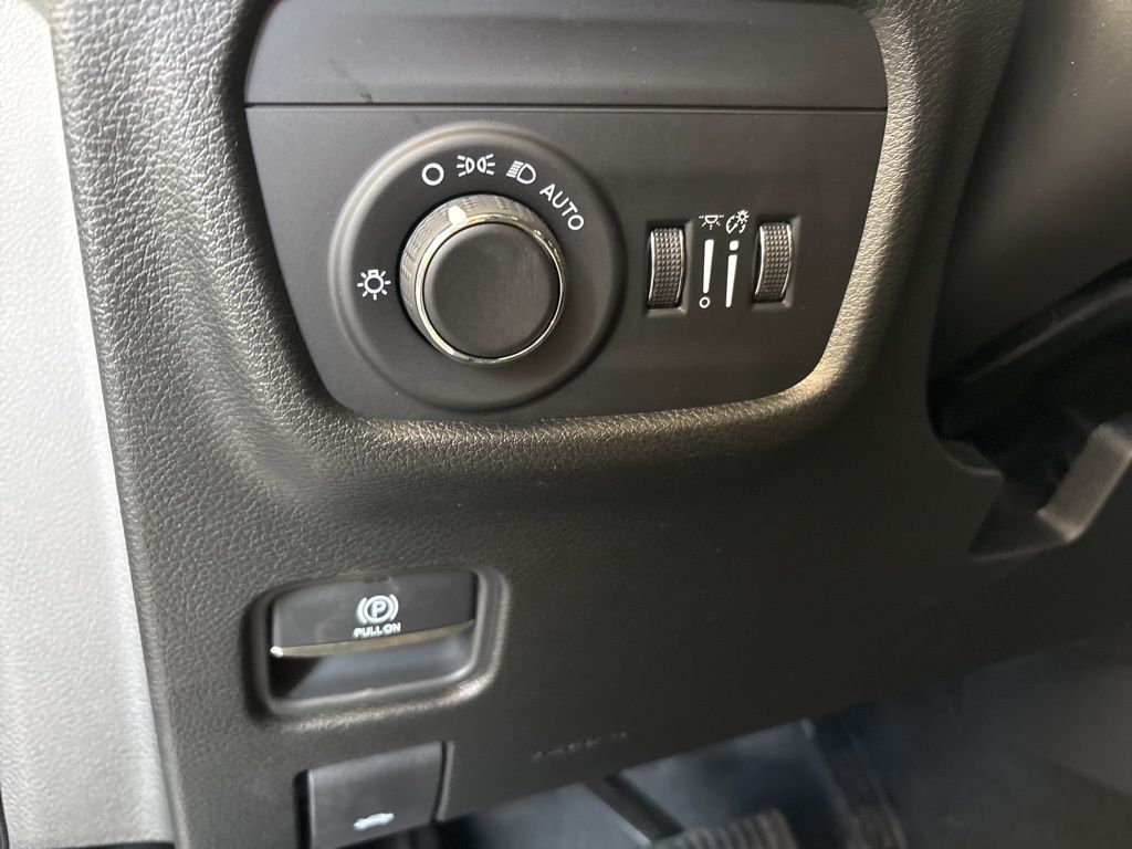 Thumbnail: 2026 Jeep Grand Cherokee - 23
