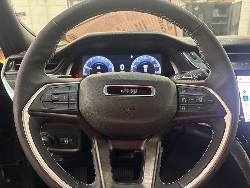 Thumbnail: 2026 Jeep Grand Cherokee - 23