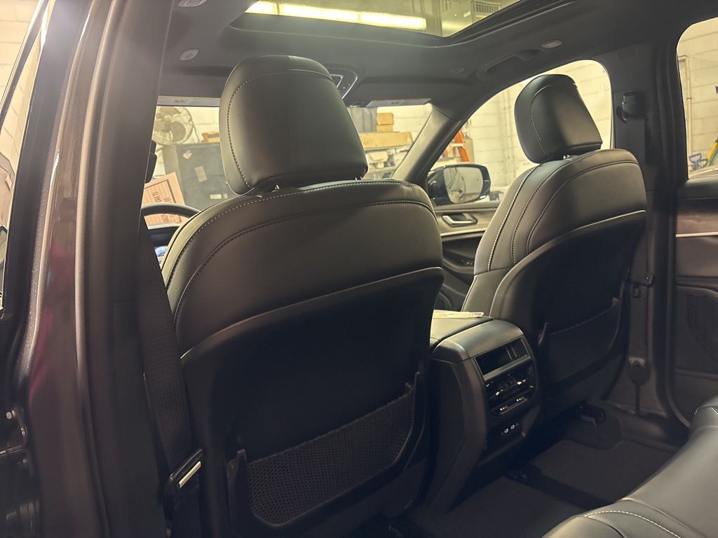 Thumbnail: 2026 Jeep Grand Cherokee - 10