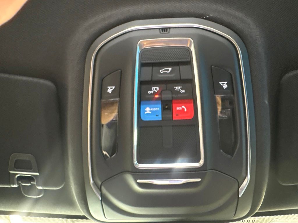 Thumbnail: 2026 Jeep Grand Cherokee - 31