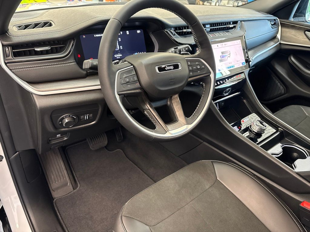 Thumbnail: 2026 Jeep Grand Cherokee - 2