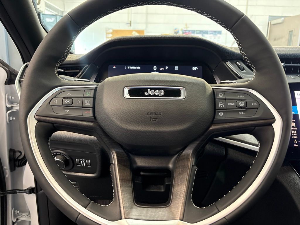 Thumbnail: 2026 Jeep Grand Cherokee - 8