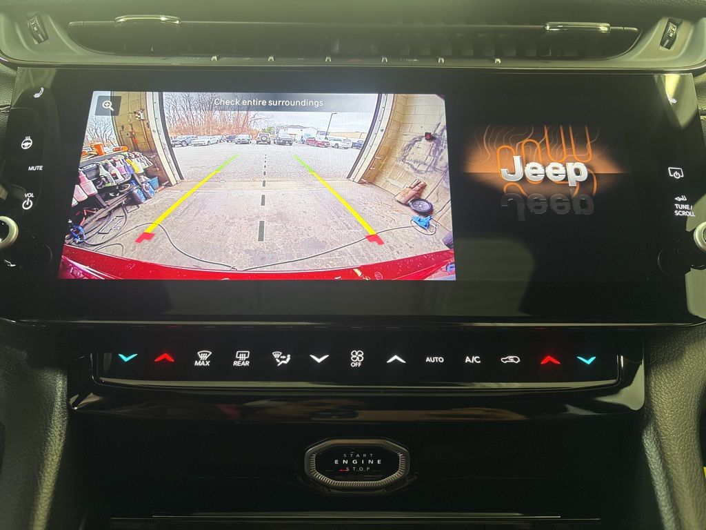 Thumbnail: 2026 Jeep Grand Cherokee - 25