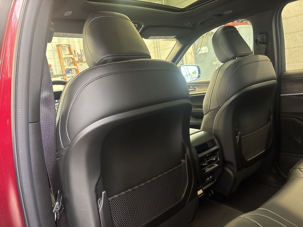 Thumbnail: 2026 Jeep Grand Cherokee - 33