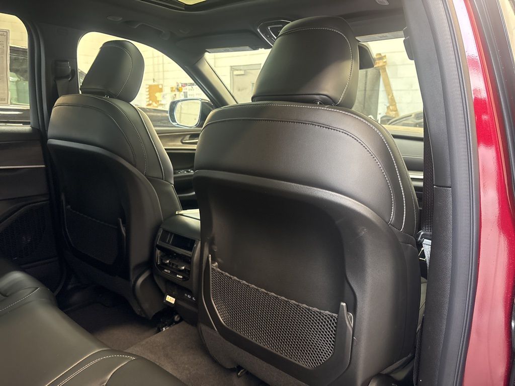 Thumbnail: 2026 Jeep Grand Cherokee - 39