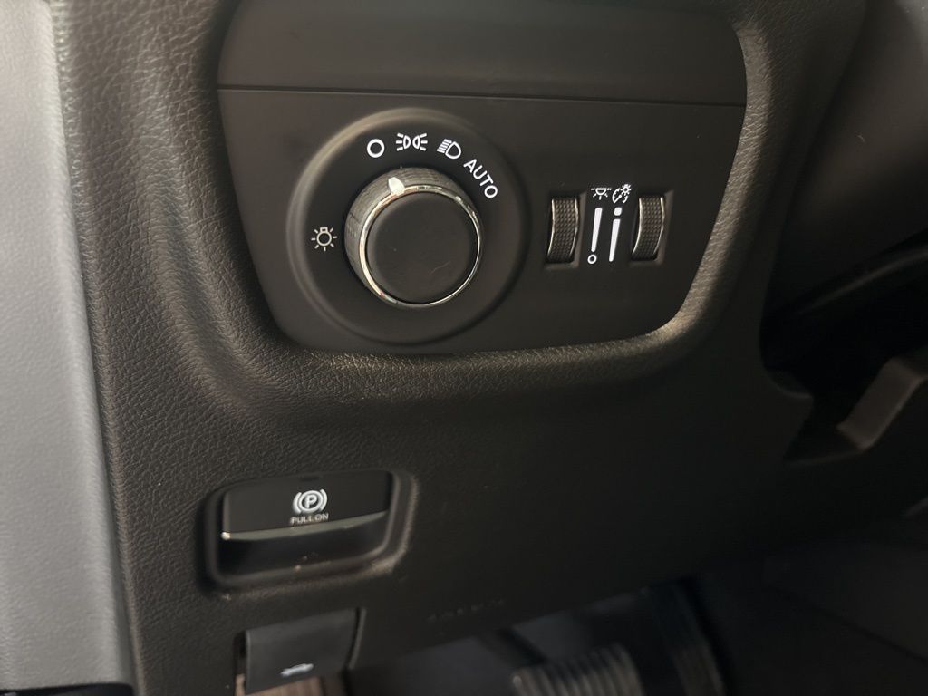 Thumbnail: 2026 Jeep Grand Cherokee - 23