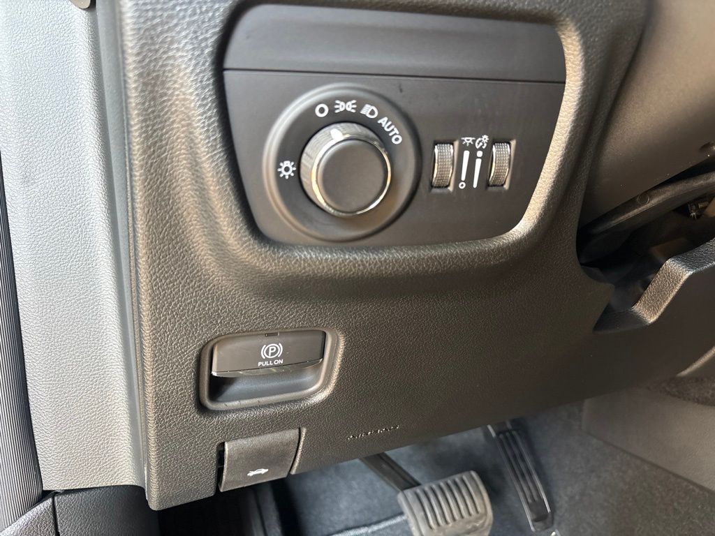 Thumbnail: 2026 Jeep Grand Cherokee - 22