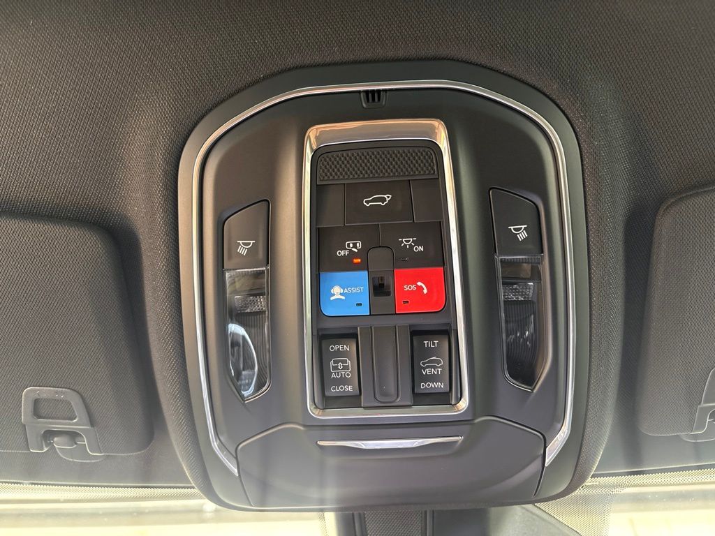 Thumbnail: 2026 Jeep Grand Cherokee - 30