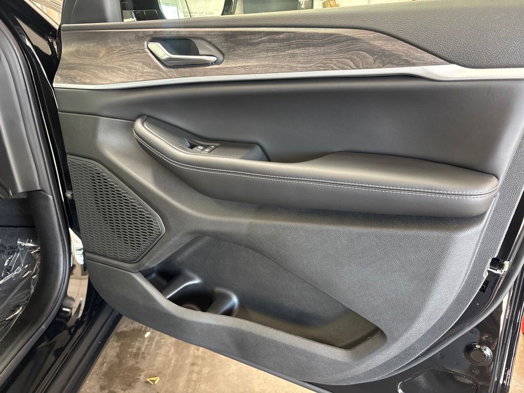 Thumbnail: 2026 Jeep Grand Cherokee - 42