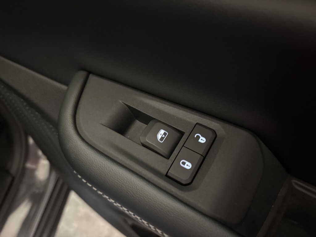 Thumbnail: 2026 Jeep Grand Cherokee - 34