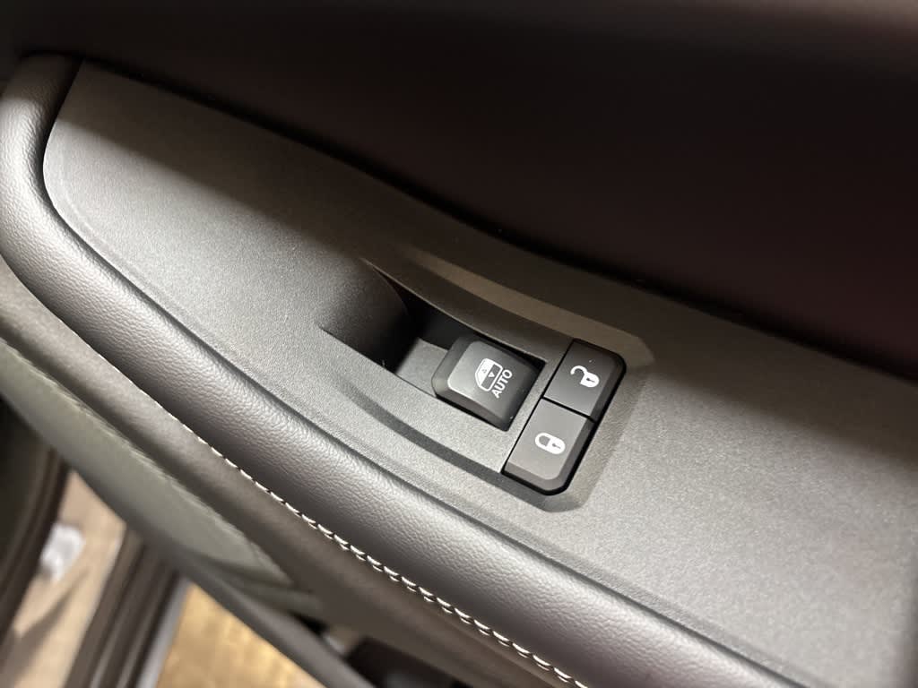 Thumbnail: 2026 Jeep Grand Cherokee - 39