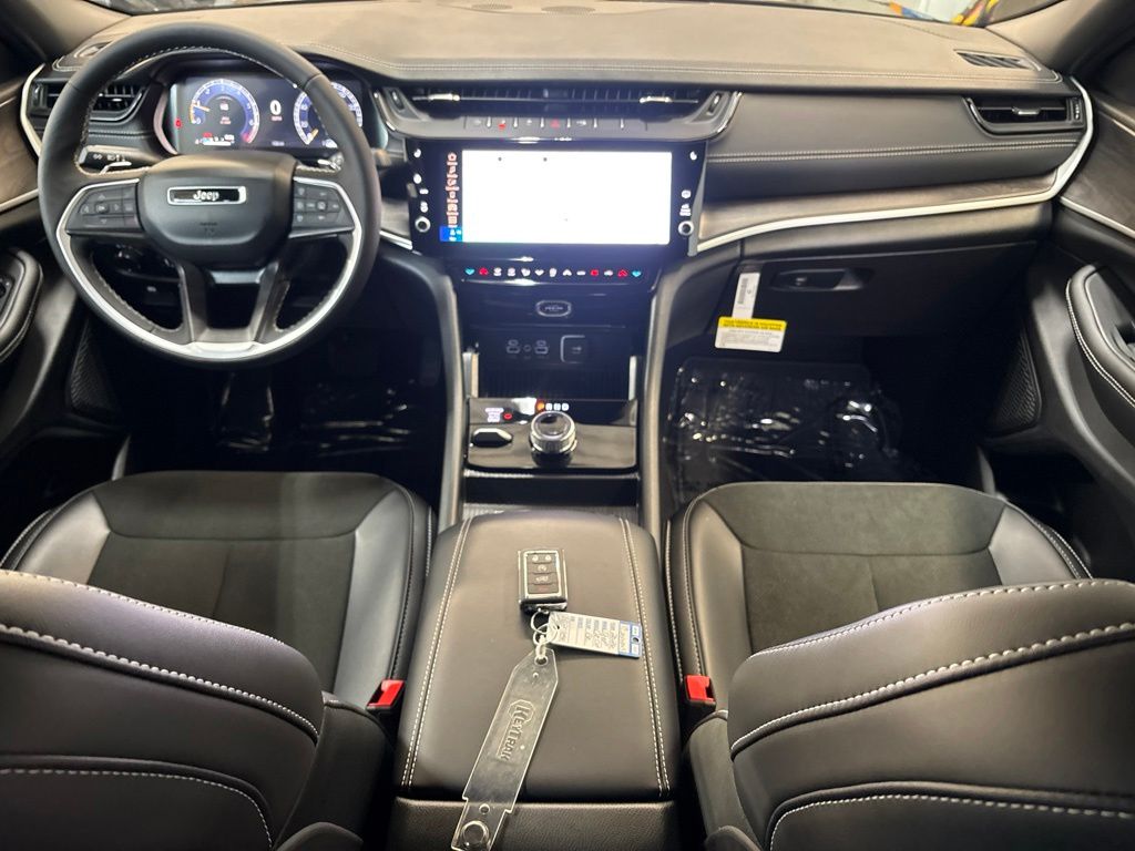 Thumbnail: 2026 Jeep Grand Cherokee - 7