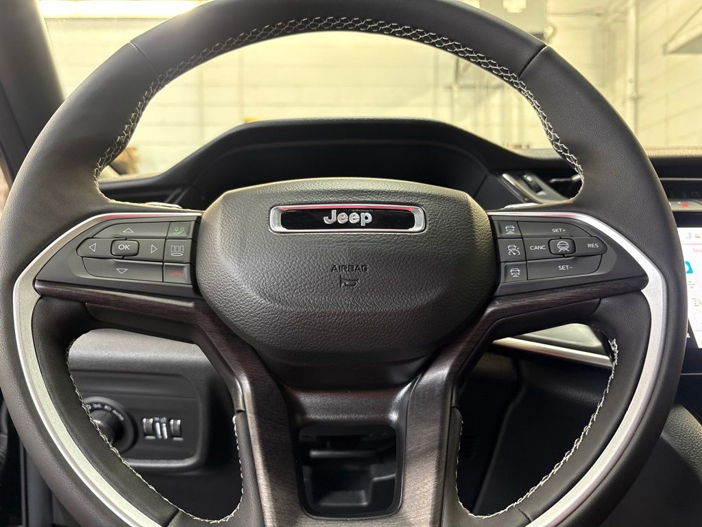 Thumbnail: 2026 Jeep Grand Cherokee - 25