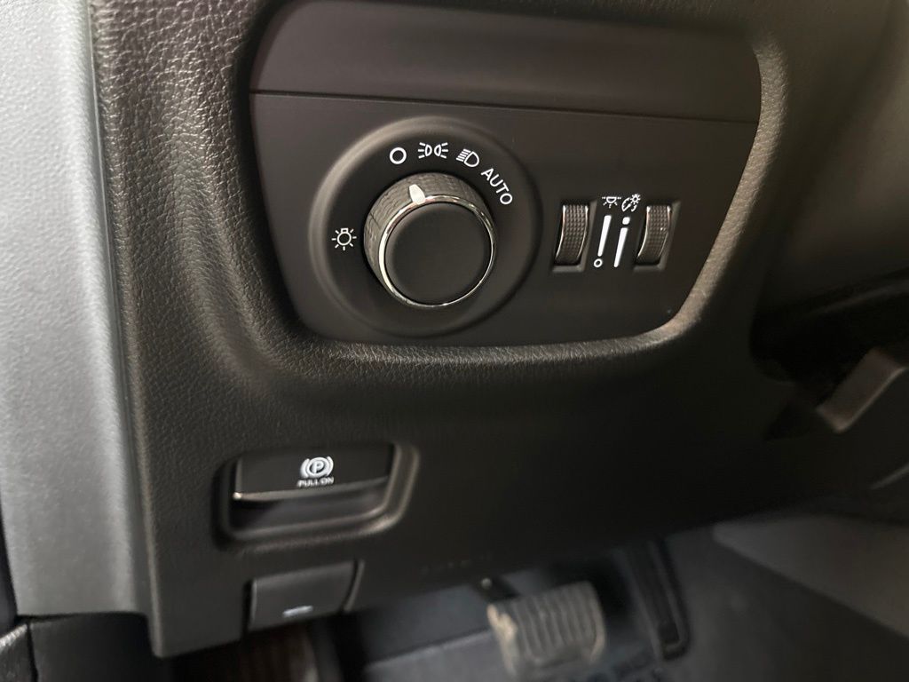Thumbnail: 2026 Jeep Grand Cherokee - 22
