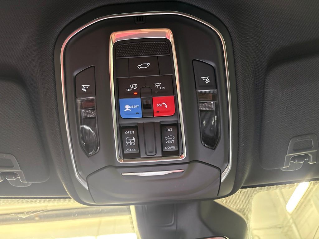 Thumbnail: 2026 Jeep Grand Cherokee - 32
