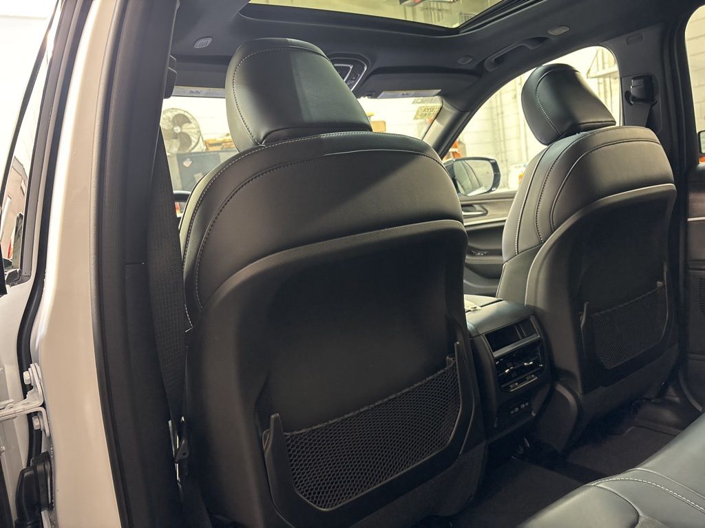 Thumbnail: 2026 Jeep Grand Cherokee - 10