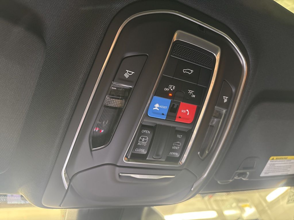 Thumbnail: 2026 Jeep Grand Cherokee - 32