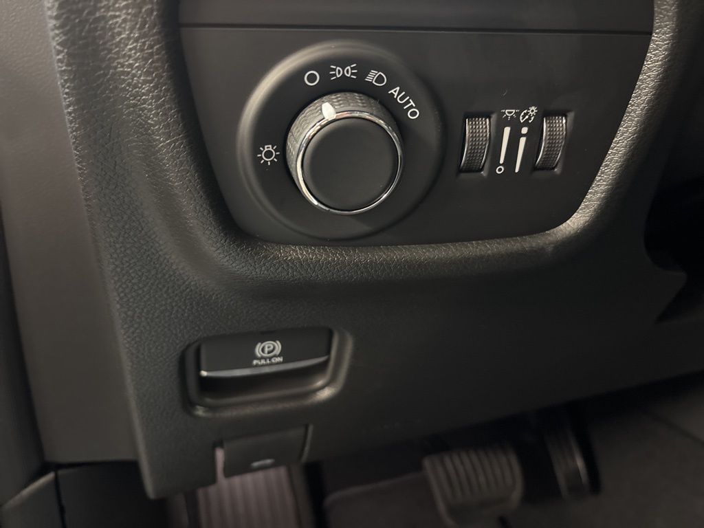 Thumbnail: 2026 Jeep Grand Cherokee - 23