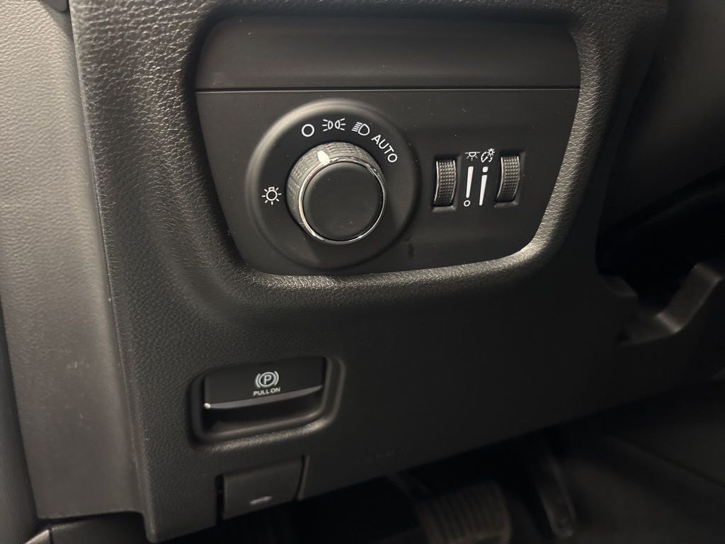 Thumbnail: 2026 Jeep Grand Cherokee - 23