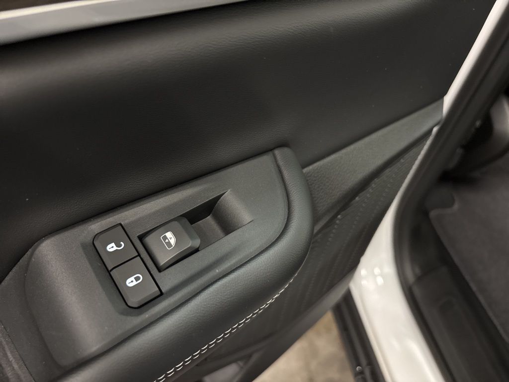 Thumbnail: 2026 Jeep Grand Cherokee - 32