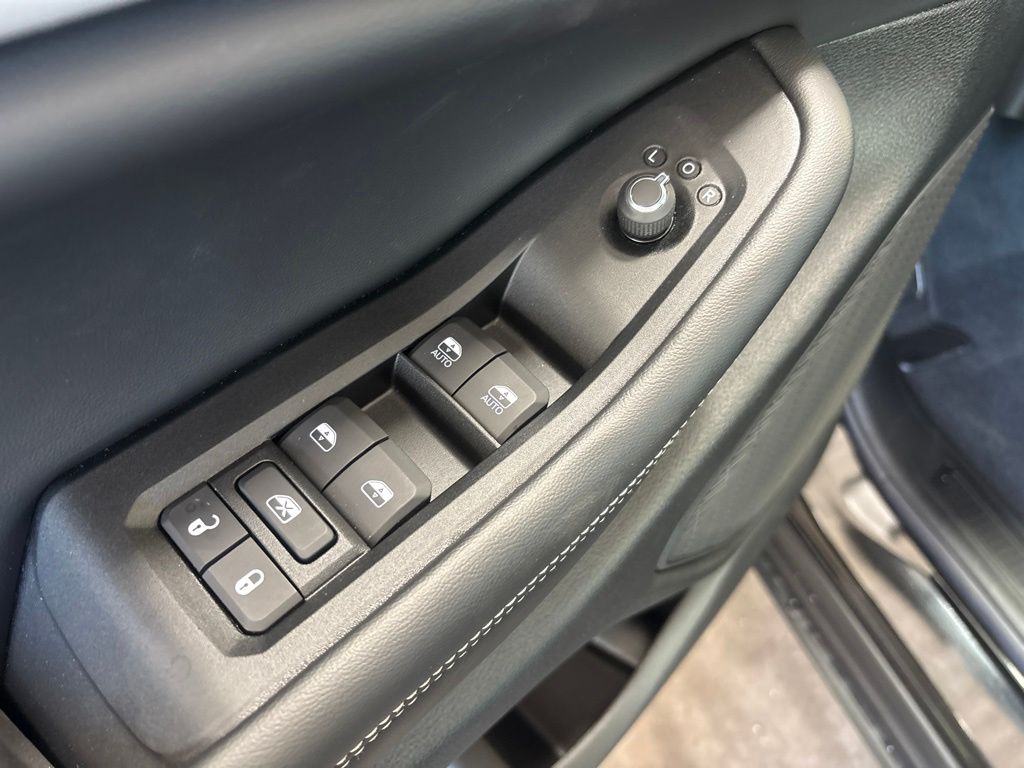 Thumbnail: 2026 Jeep Grand Cherokee - 21
