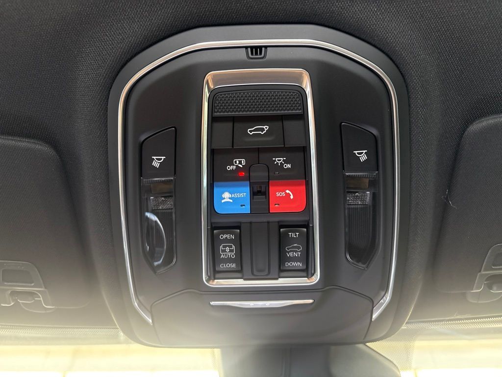 Thumbnail: 2026 Jeep Grand Cherokee - 28