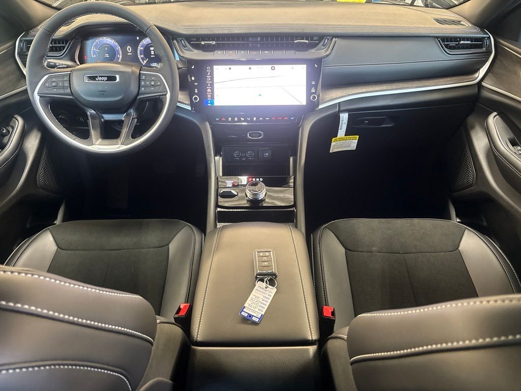 Thumbnail: 2026 Jeep Grand Cherokee - 13