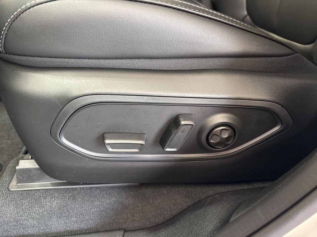 Thumbnail: 2025 Jeep Grand Cherokee - 22