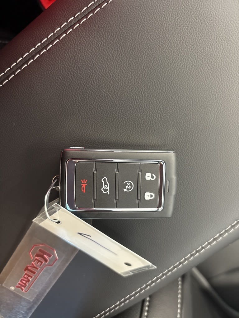 Thumbnail: 2025 Jeep Grand Cherokee - 24