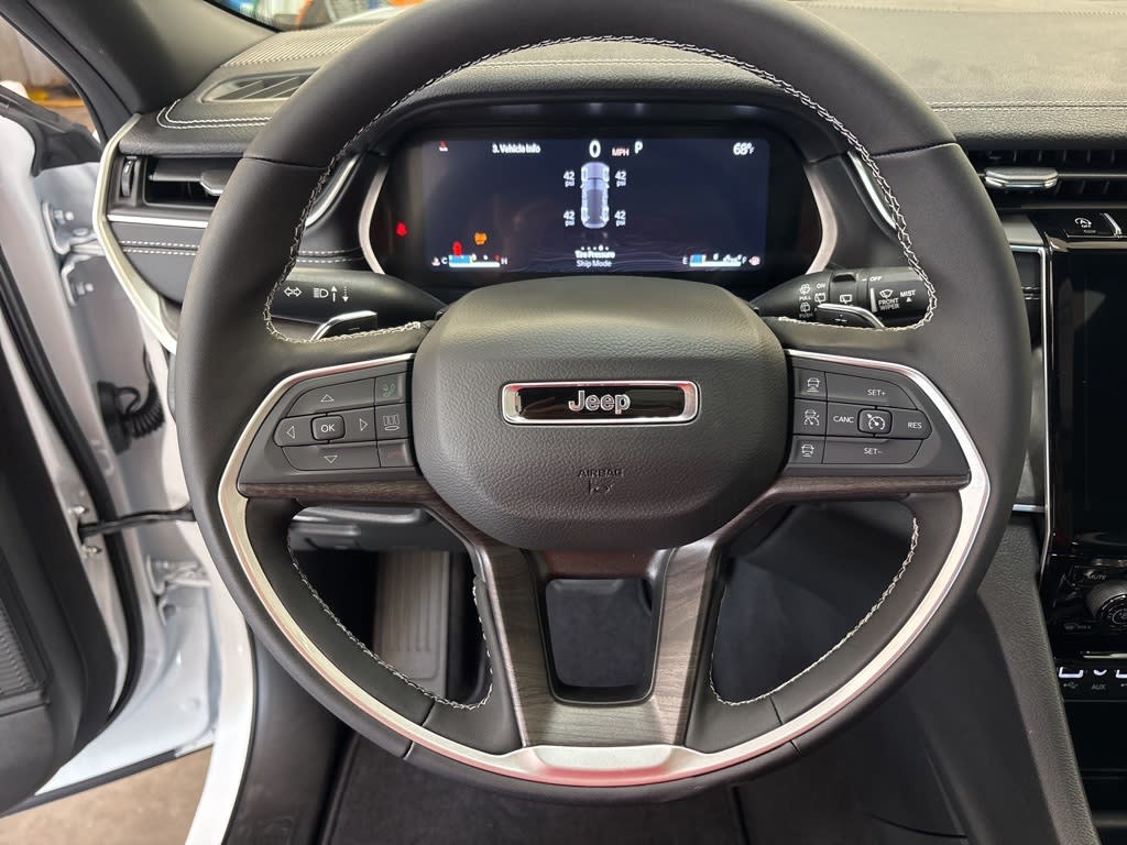 Thumbnail: 2025 Jeep Grand Cherokee - 7