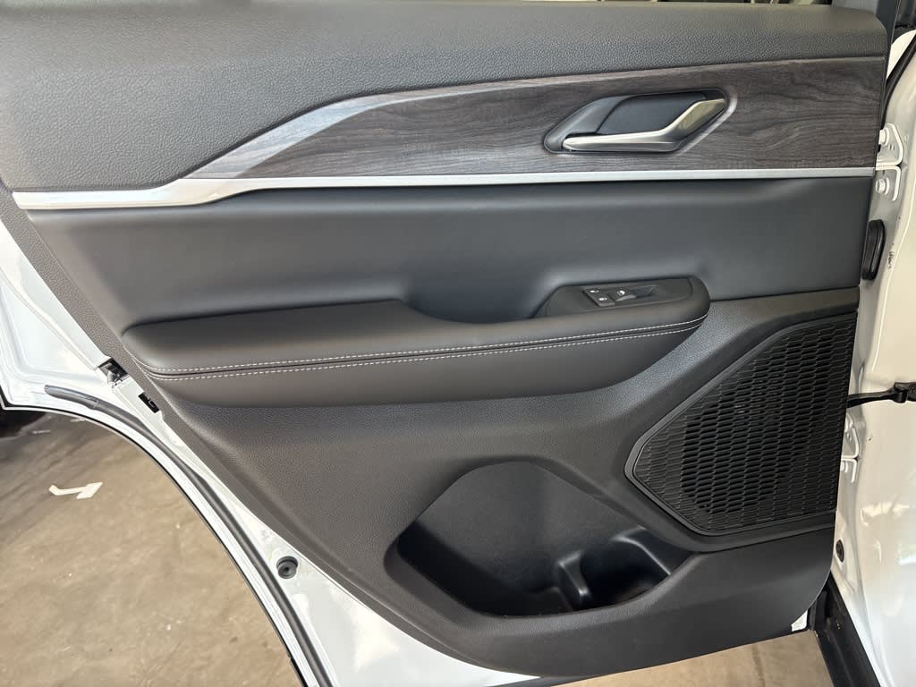 Thumbnail: 2025 Jeep Grand Cherokee - 29