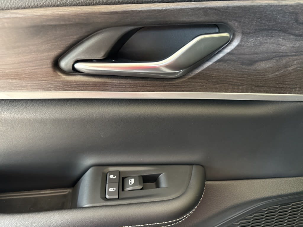 Thumbnail: 2025 Jeep Grand Cherokee - 30